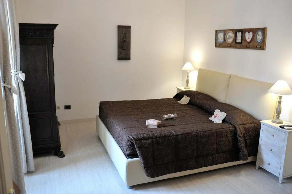 Camera Matrimoniale con Bagno Privato — Aquarius Inn