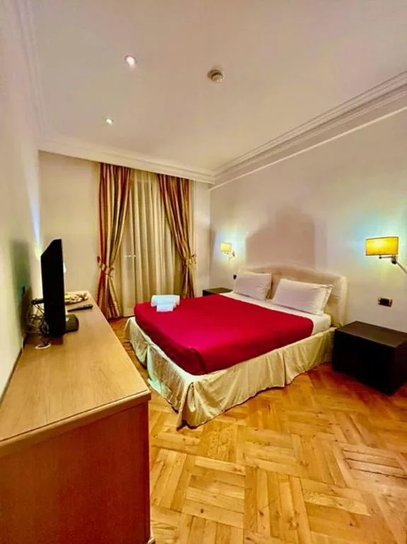 Camera Matrimoniale con Bagno Privato — Auditorium Maxxi luxury suite Roma