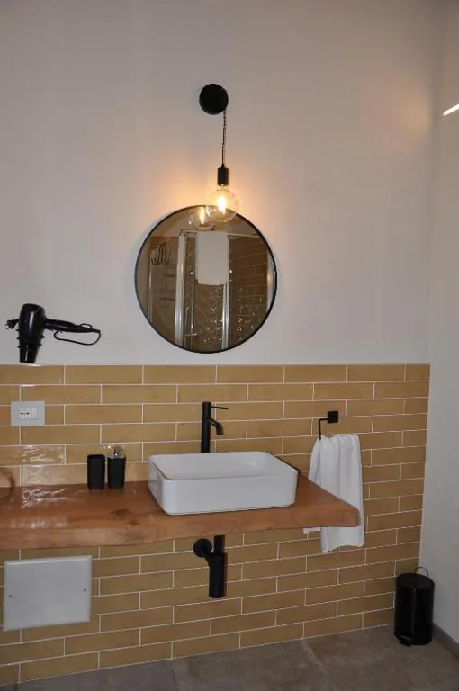 Camera Matrimoniale con Bagno Privato — Avìe Honey Rooms & Breakfast