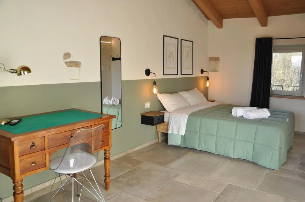 Camera Matrimoniale con Bagno Privato — Avìe Honey Rooms & Breakfast