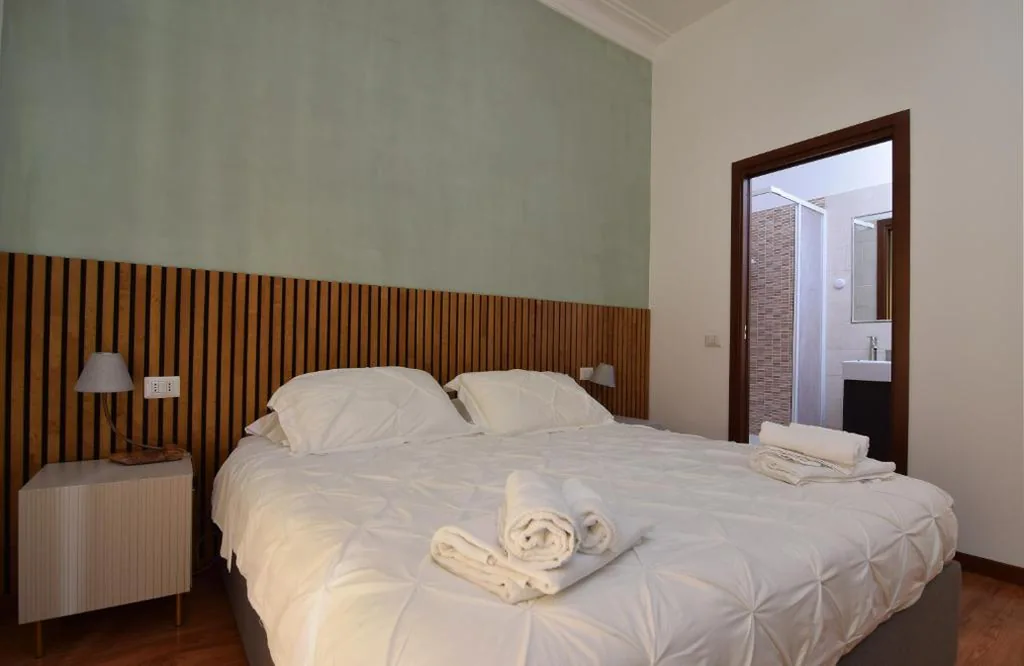 Double Room with Private Bathroom — B&B Casa Cimabue Roma