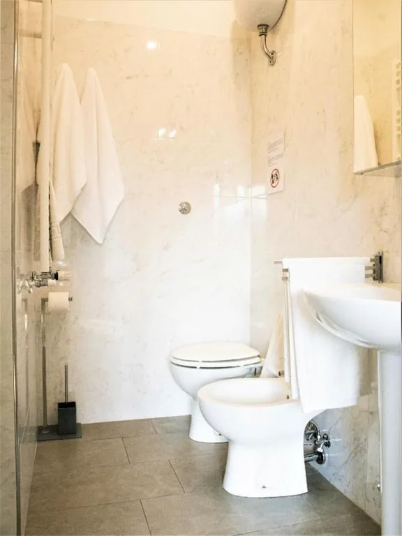 Camera Matrimoniale con Bagno Privato — B&B Dea Tiburtina