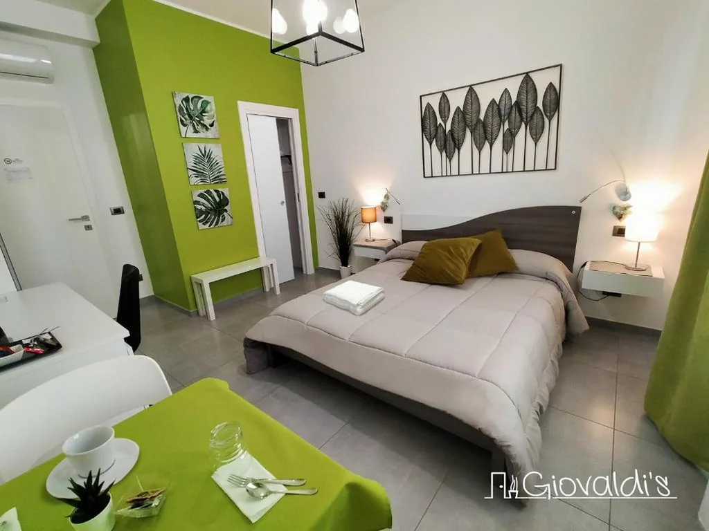 Camera Matrimoniale con Bagno Privato — B&B Giovaldi’s Torino