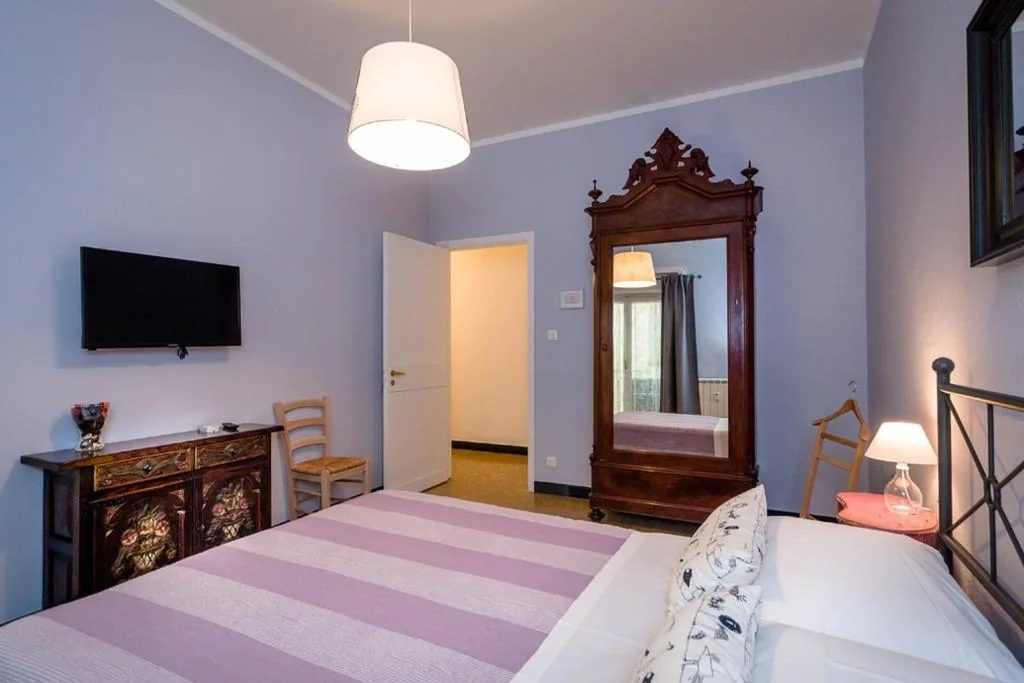 Camera Matrimoniale con Bagno Privato — B&B I Portici Di Sottoripa
