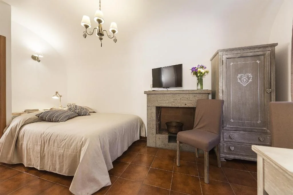 Camera Matrimoniale con Bagno Privato — B&B I Tre Camini