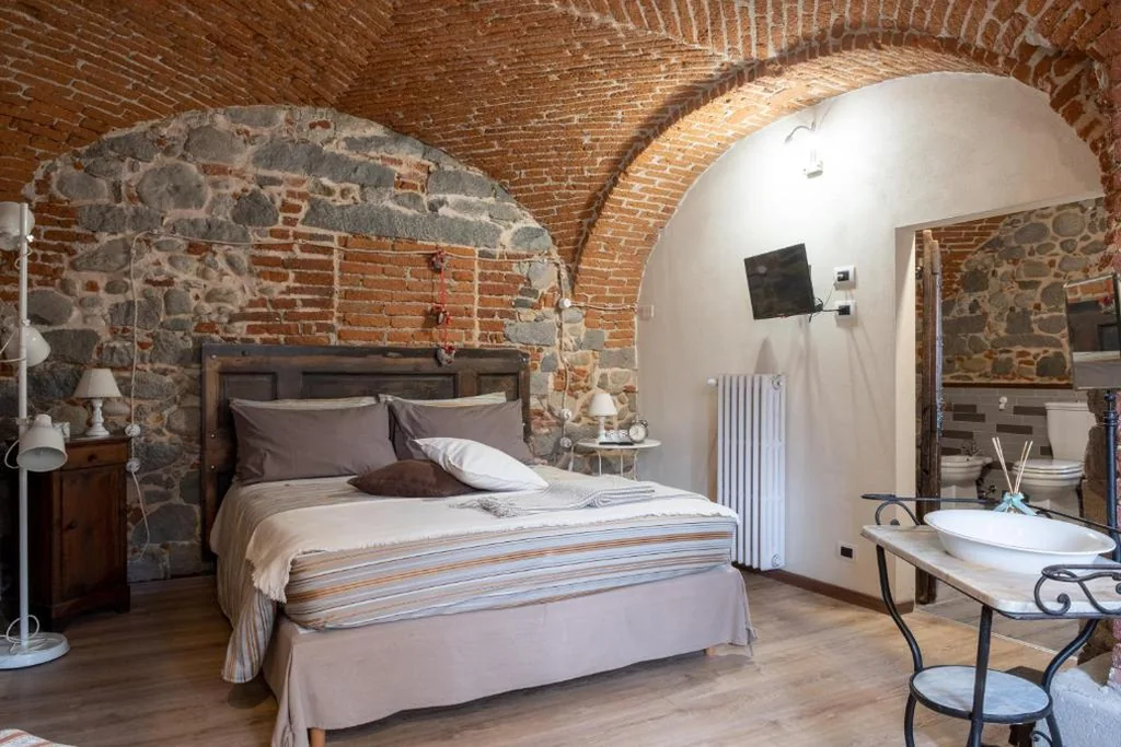Camera Matrimoniale con Bagno Privato — B&b Il Cortile
