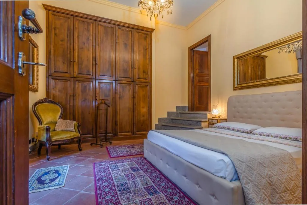 Double Room with Private Bathroom — B & B La Fontaine Residenza D’Epoca