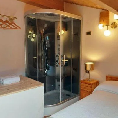 Double Room with Private Bathroom — B&B La Soldanella