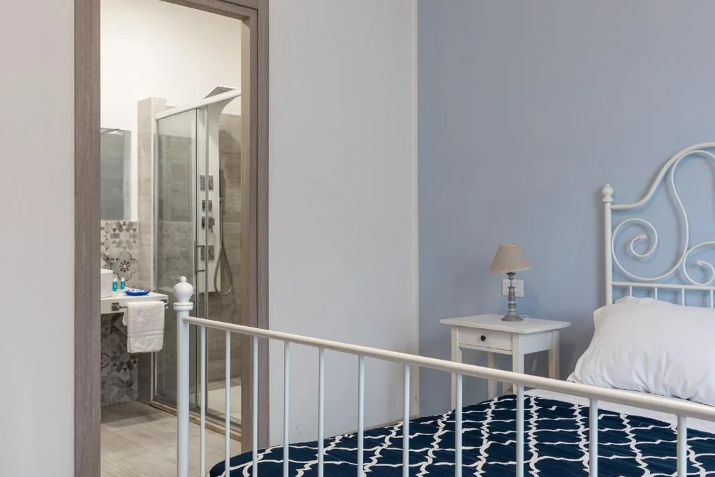 Camera Matrimoniale con Bagno Privato — B&B Sapore di Mare Serapo