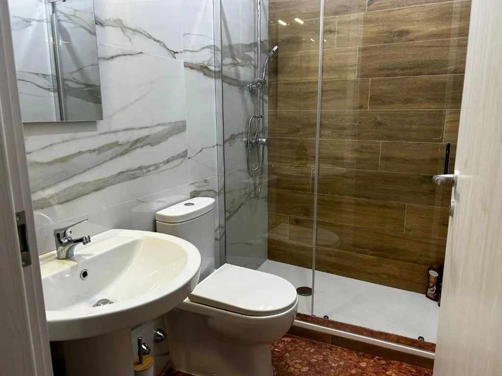 Camera Matrimoniale con Bagno Privato — BAM BAM TIBURTINA Guesthouse