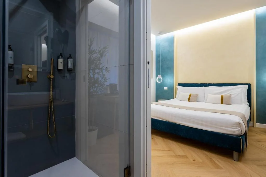 Camera Matrimoniale con Bagno Privato — Barberini Design Suites
