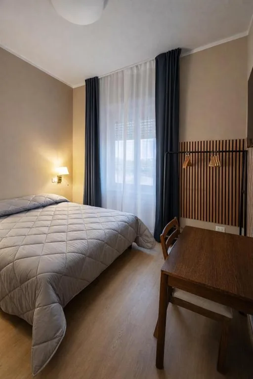 Double Room with Private Bathroom — BEDS&ROOMS TIBURTINA- Rooms, Camere private