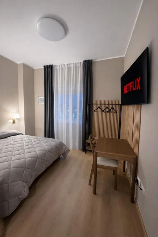 Double Room with Private Bathroom — BEDS&ROOMS TIBURTINA- Rooms, Camere private