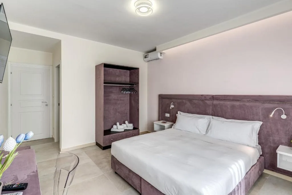 Camera Matrimoniale con Bagno Privato — Boezio 6 Rooms by Roman Dreams
