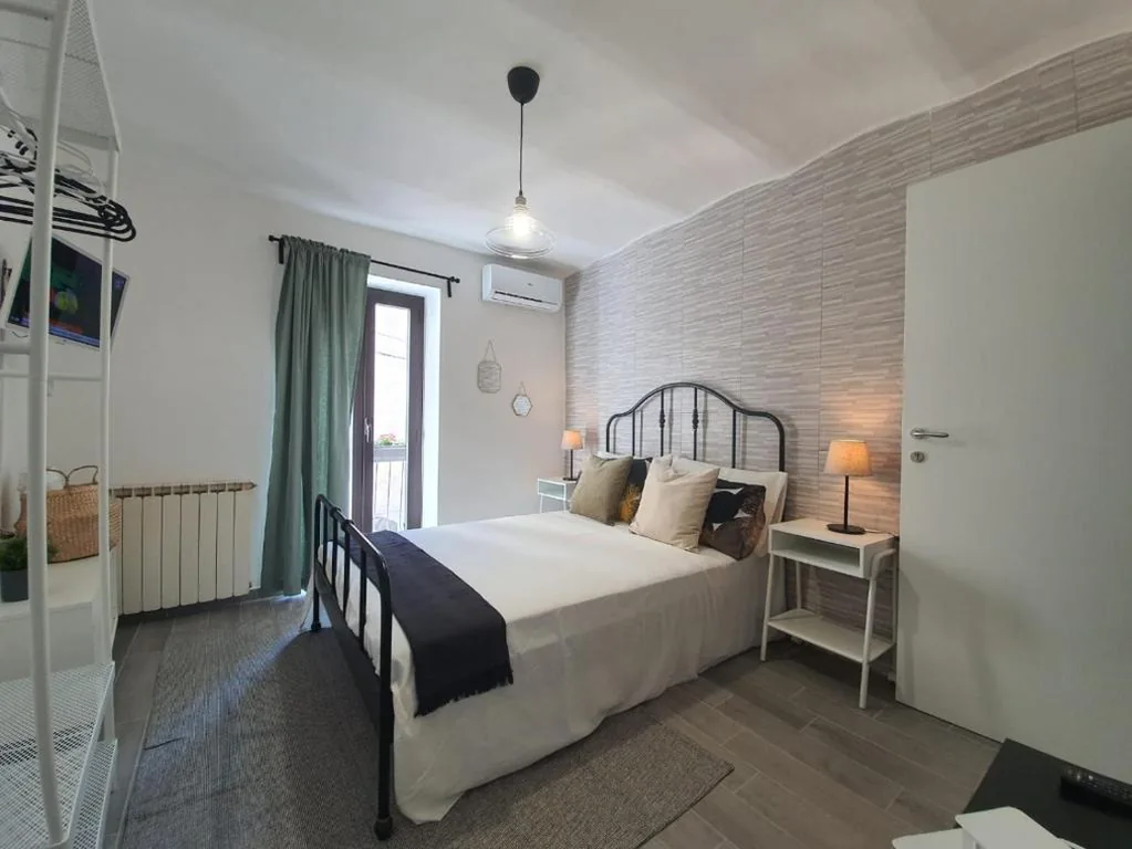Double Room with Private Bathroom — CASA DINA – Fondi Vertice Rooms