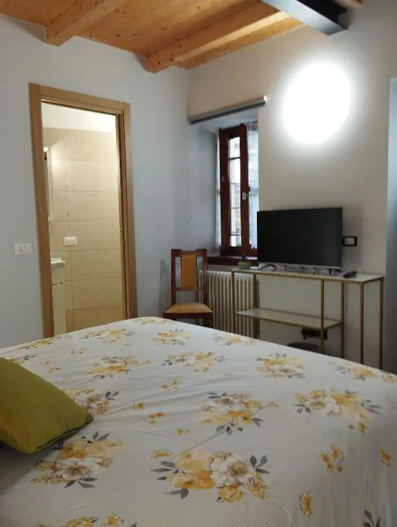 Camera Matrimoniale con Bagno Privato — Casa Elisa affittacamere
