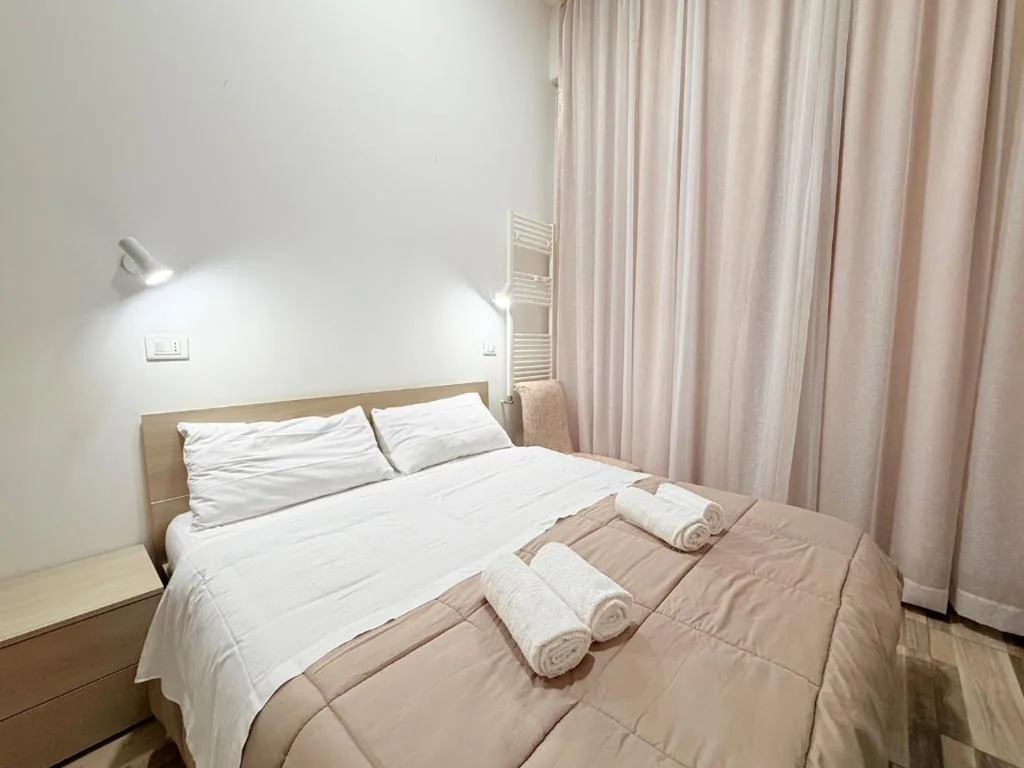 Camera Matrimoniale con Bagno Privato — Casa Roxana