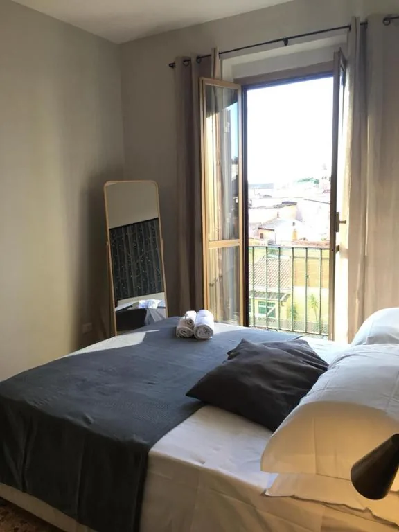 Camera Matrimoniale con Bagno Privato — Cavour Urban Rooms by GHOR
