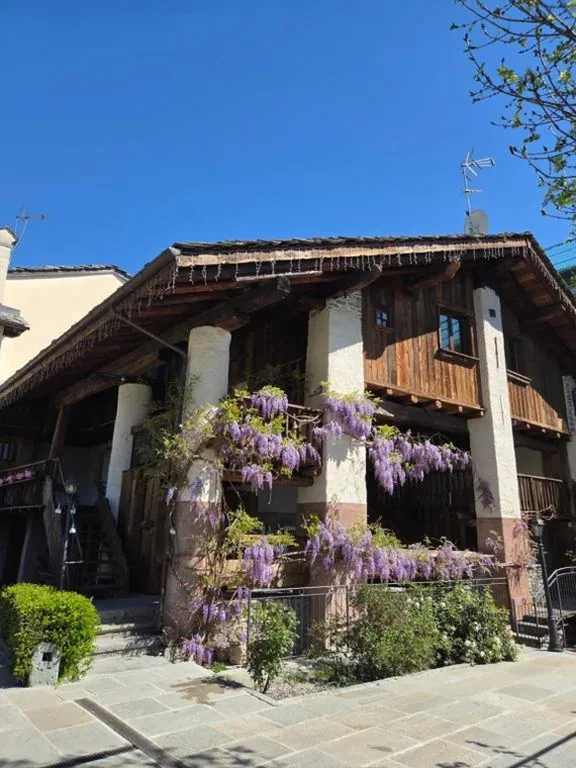 Double Room with Private Bathroom — Chalet d’Aoste
