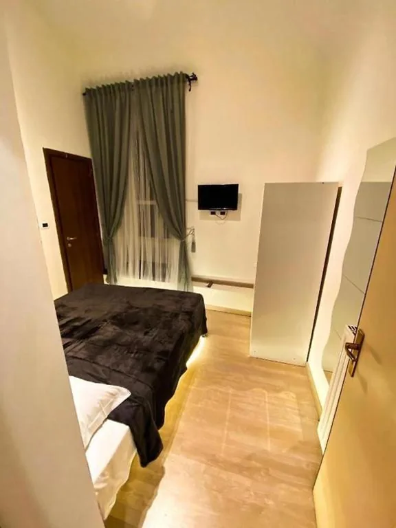 Double Room with Private Bathroom — Cialdini 13 Roma