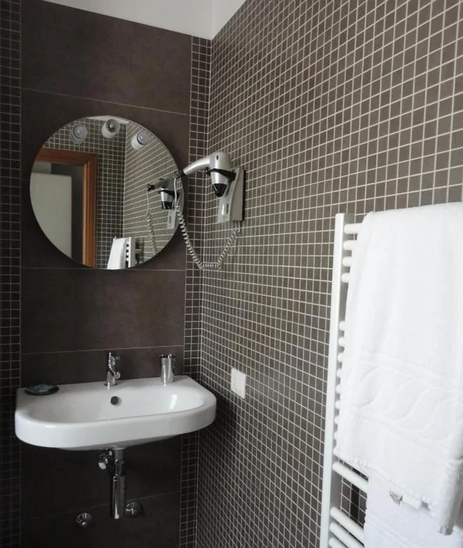 Double Room with Private Bathroom — Cravero Rooms