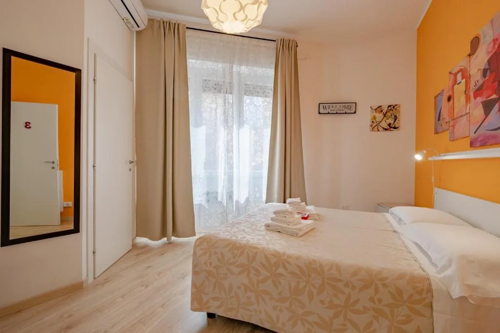 Camera Matrimoniale con Bagno Privato — Damiani & Sister Guesthouse