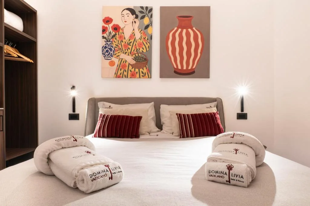 Camera Matrimoniale con Bagno Privato — Domina Livia Vaticano Roma – Suite e Room
