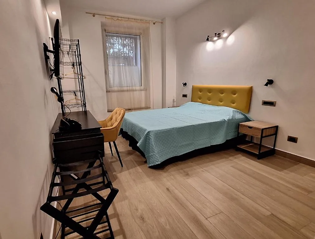 Double Room with Private Bathroom — Domus Albalonga