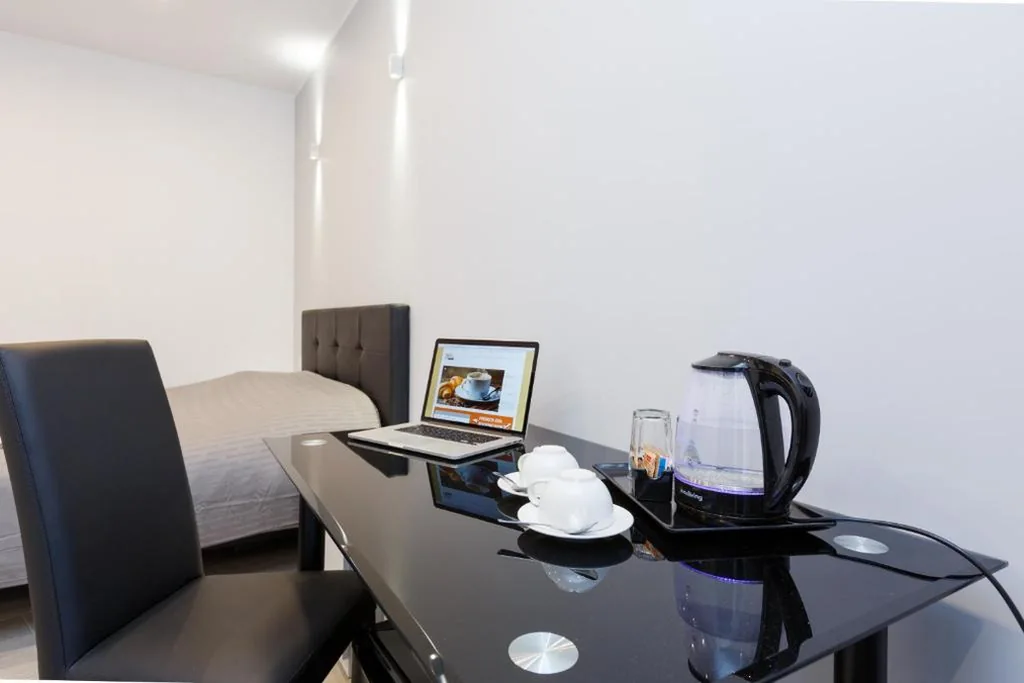 Camera Matrimoniale con Bagno Privato — Domus Arena