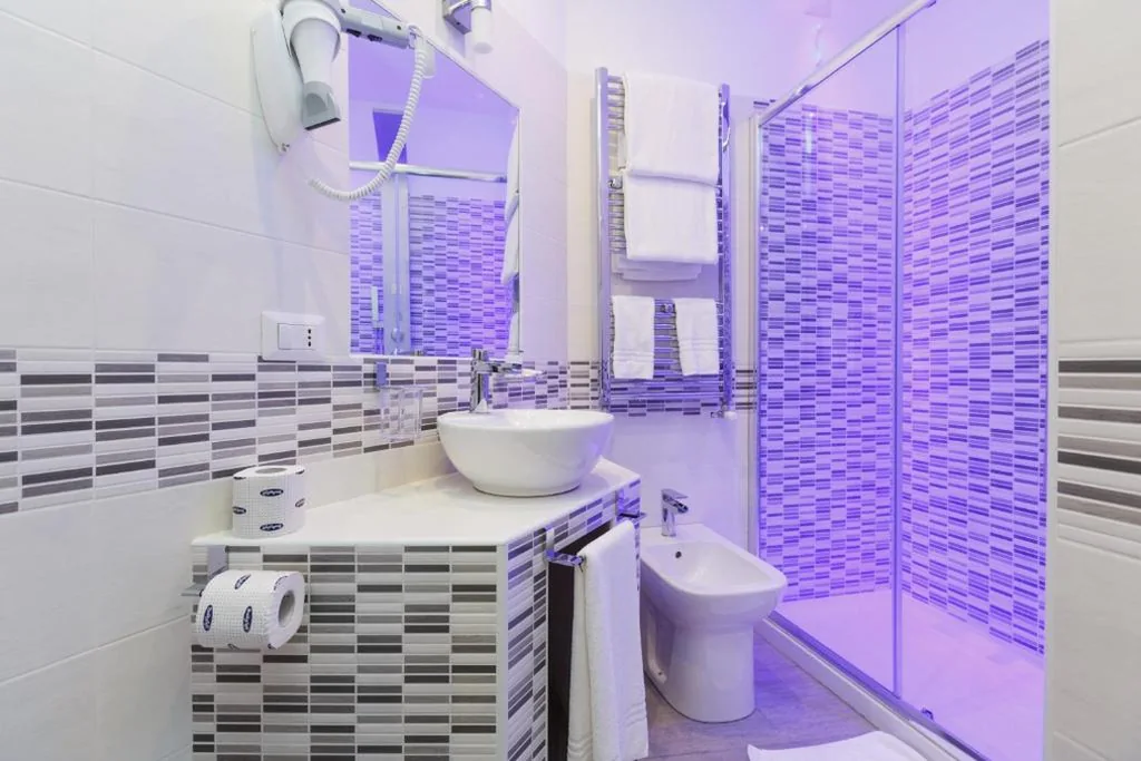 Camera Matrimoniale con Bagno Privato — Domus Arena