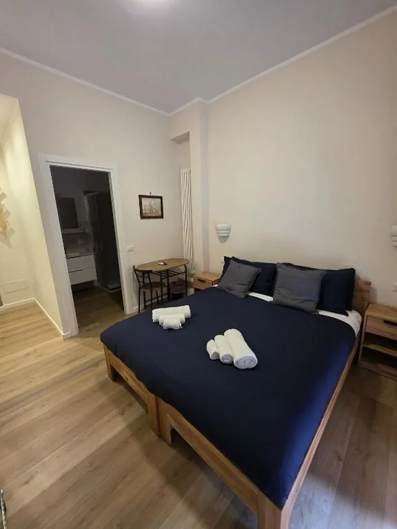 Double Room with Private Bathroom — Domus Augustea Holiday Apartments