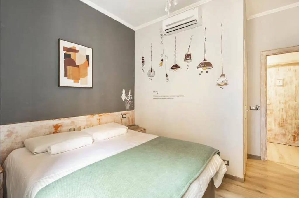 Double Room with Private Bathroom — Domus Ferruccio