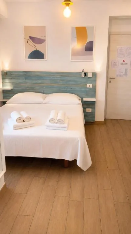 Double Room with Private Bathroom — Domus Turno by Local Domus