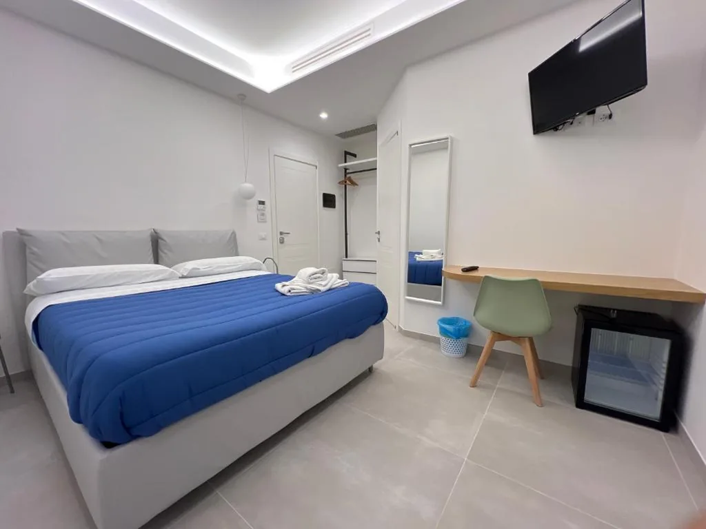 Camera Matrimoniale con Bagno Privato — Elios Badino B&B