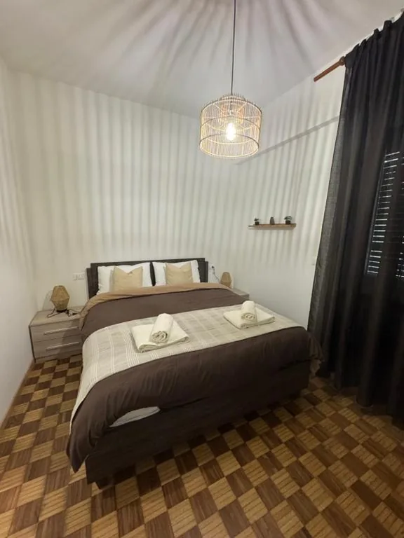 Double Room with Private Bathroom — Esme apartment