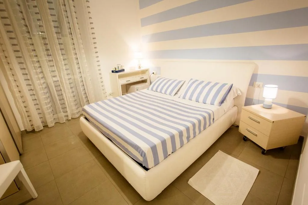 Camera Matrimoniale con Bagno Privato Esterno — Affittacamere e appartamenti – Rent rooms and Apartments Le Camere Nel Corso – ADULTS ONLY