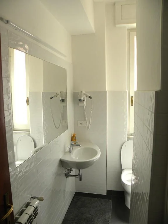 Camera Matrimoniale con Bagno Privato Esterno — Albergo La Neigra