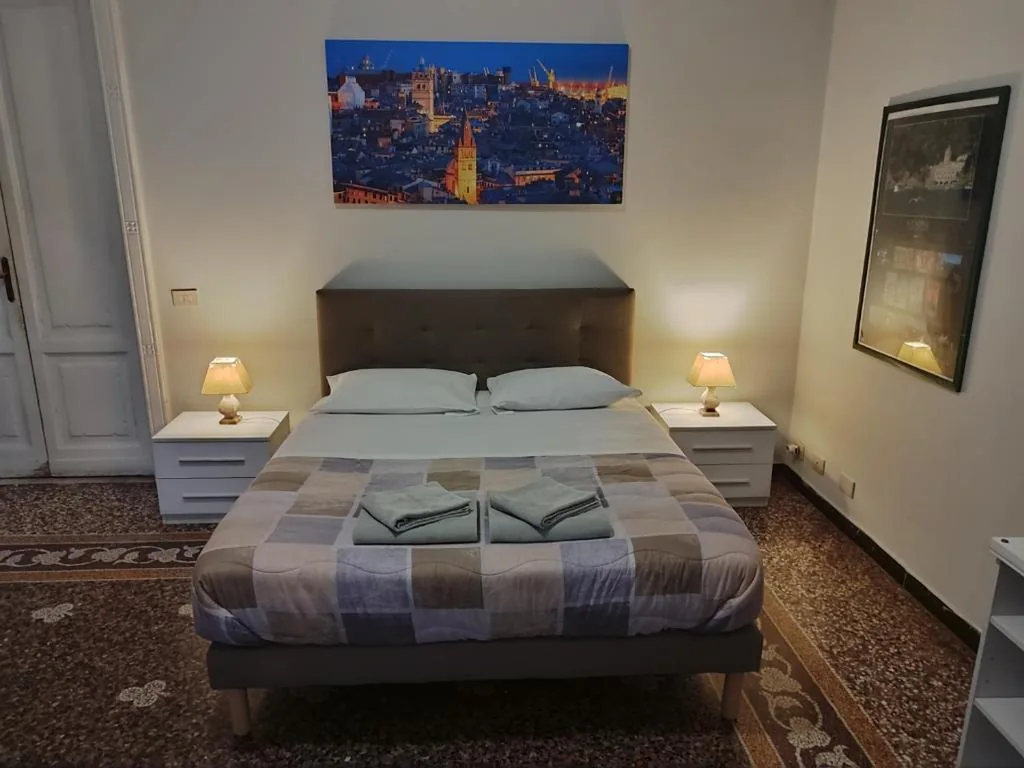Camera Matrimoniale con Bagno Privato Esterno — Albergo Locanda Alambra