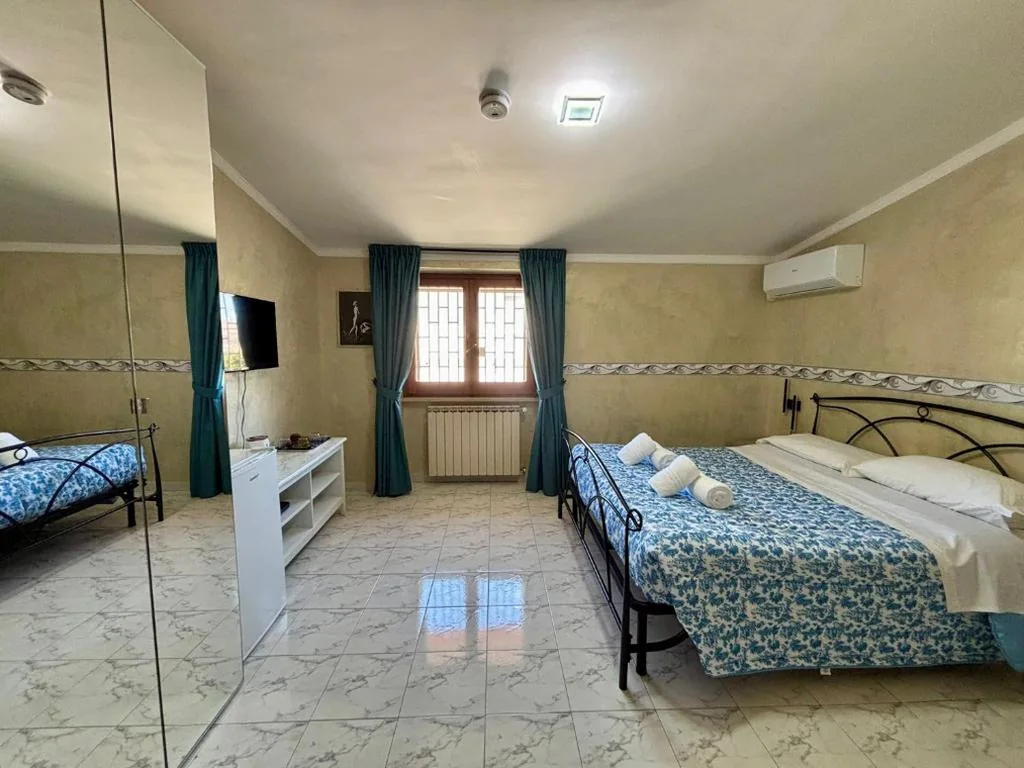 Camera Matrimoniale con Bagno Privato Esterno — B&B Buena Vista