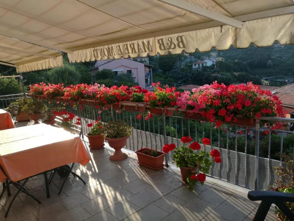 Double Room with External Private Bathroom — B&B Mare e Monti