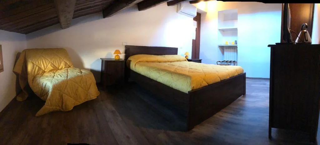 Camera Matrimoniale con Bagno Privato Esterno — BB Il Re Alla Reginella Guest House