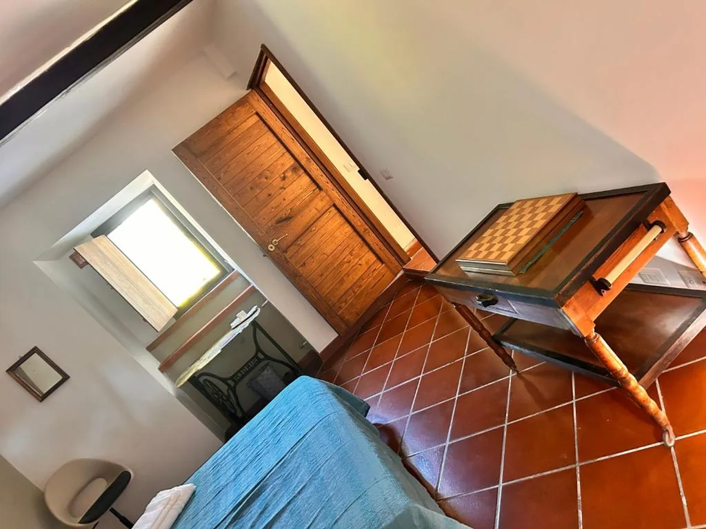 Double Room with External Private Bathroom — Cottage Apanu