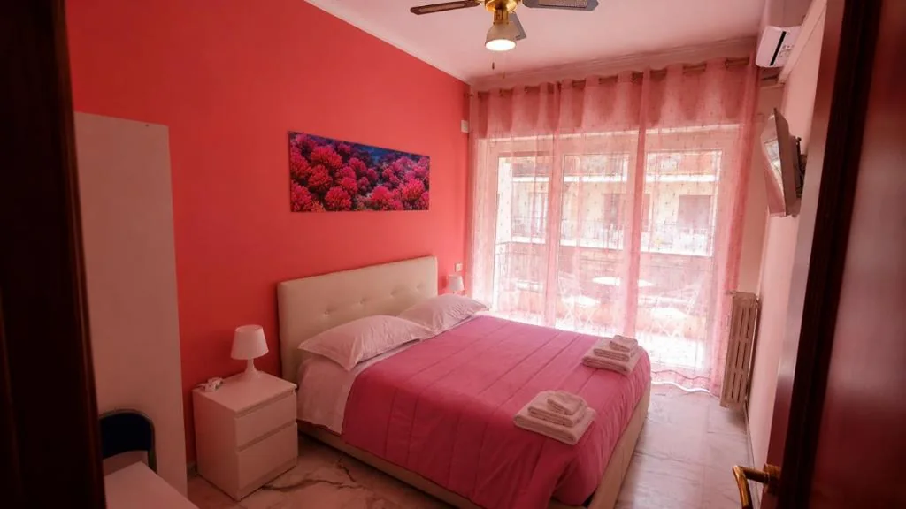 Double Room with External Private Bathroom — Danielle B&B