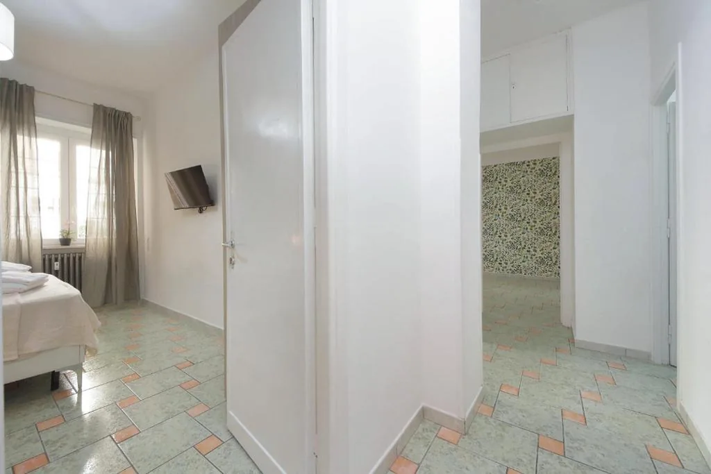 Double Room with External Private Bathroom — Domus Sinuessa