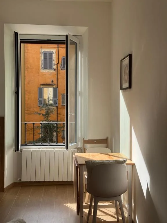 Camera Matrimoniale con Bagno Privato Esterno — Flat 7 Rome Guesthouse