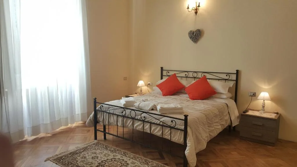 Double Room with External Private Bathroom — Garden Suite
