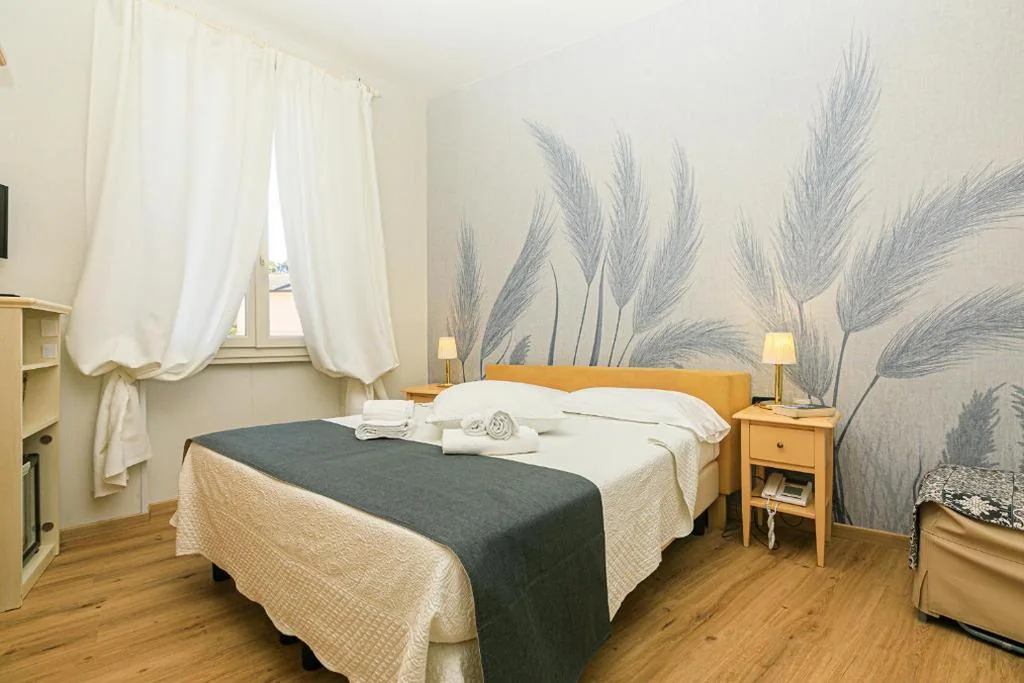 Double Room with External Private Bathroom — Hotel Argentina