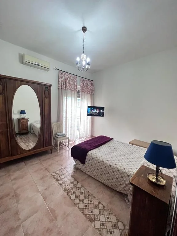 Camera Matrimoniale con Bagno Privato Esterno — La Stazione di Posta