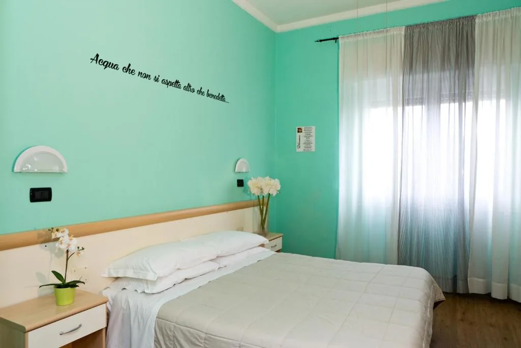 Camera Matrimoniale con Bagno Privato Esterno — Le Stanze di Boccadasse