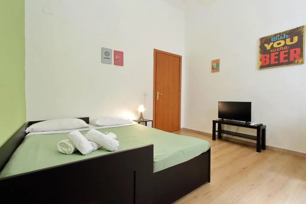 Double Room with External Private Bathroom — Lucky Home rooms